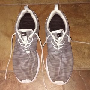 Gray Nike Roshe